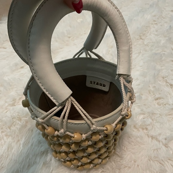 Gorgeous STAUD white Moreau leather bucket bag - Picture 13 of 16